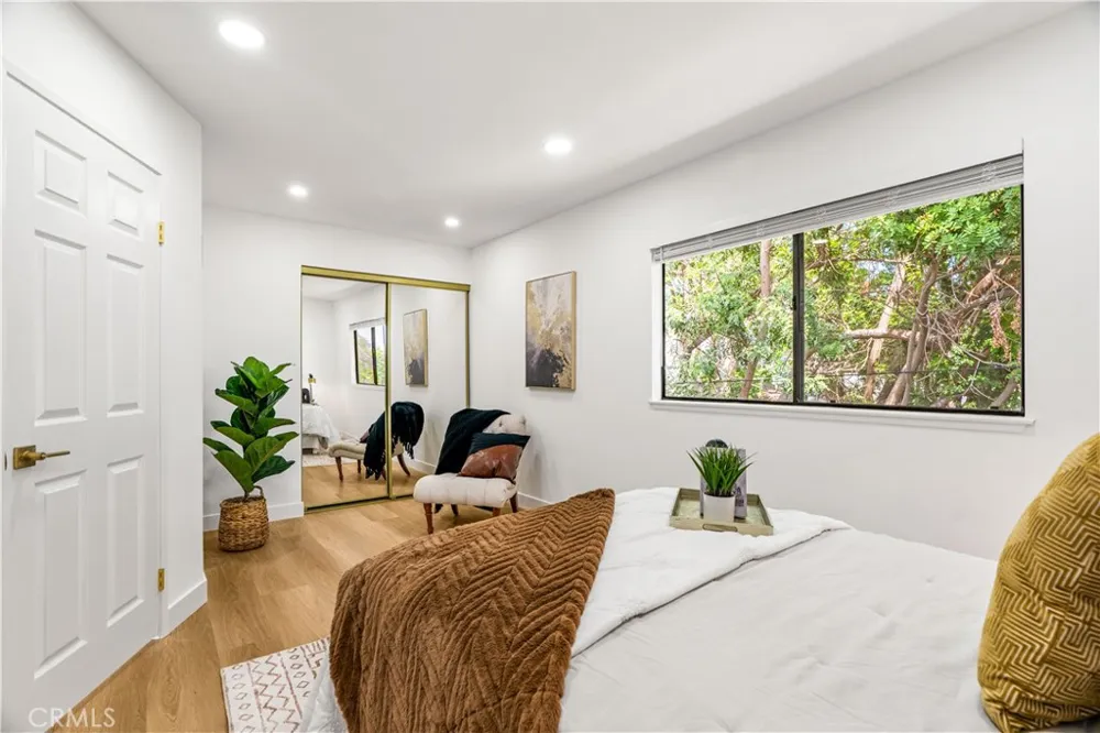 1425 E 23rd Signal Hill, CA 90755