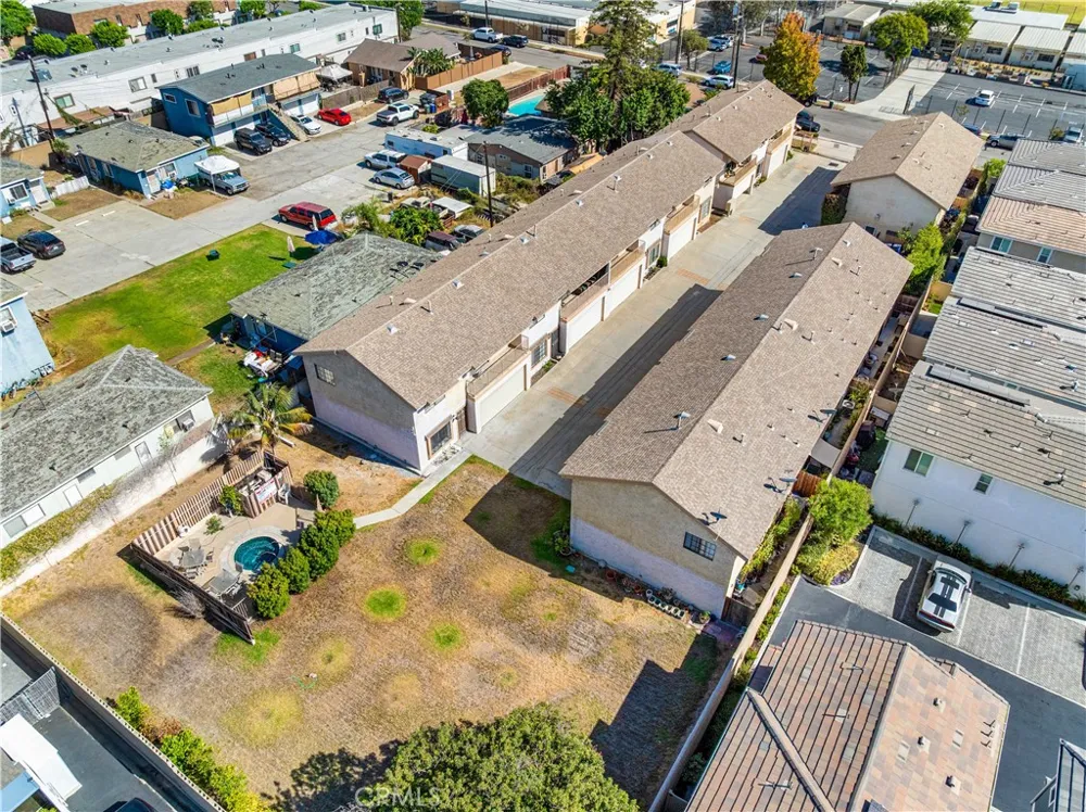 1425 E 23rd Signal Hill, CA 90755