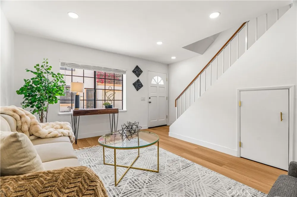 1425 E 23rd Signal Hill, CA 90755