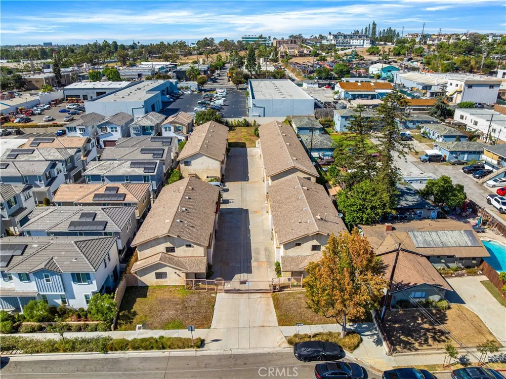 1425 E 23rd Signal Hill, CA 90755
