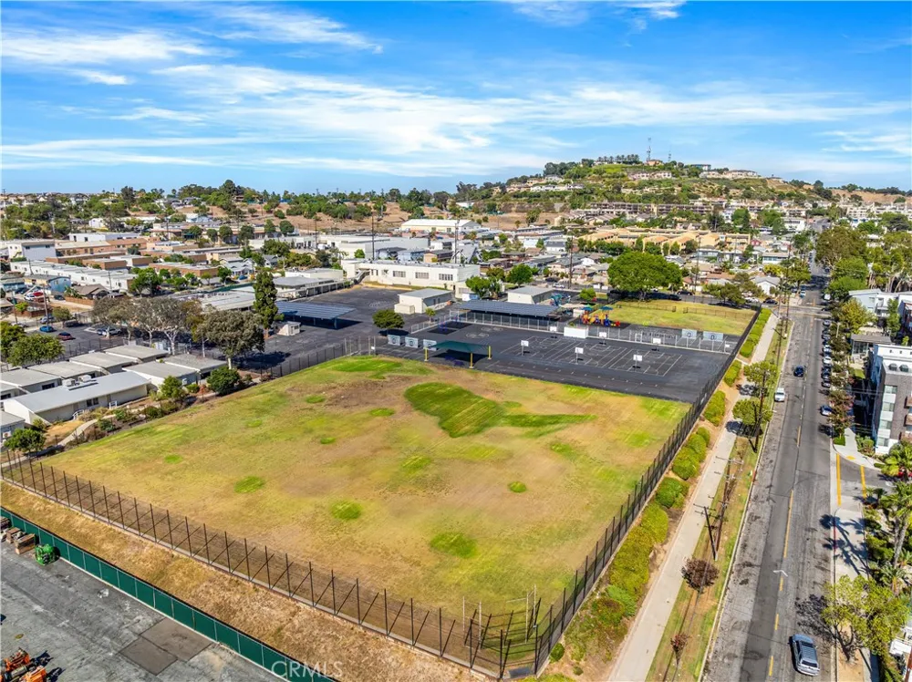 1425 E 23rd Signal Hill, CA 90755