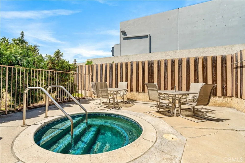 1425 E 23rd Signal Hill, CA 90755