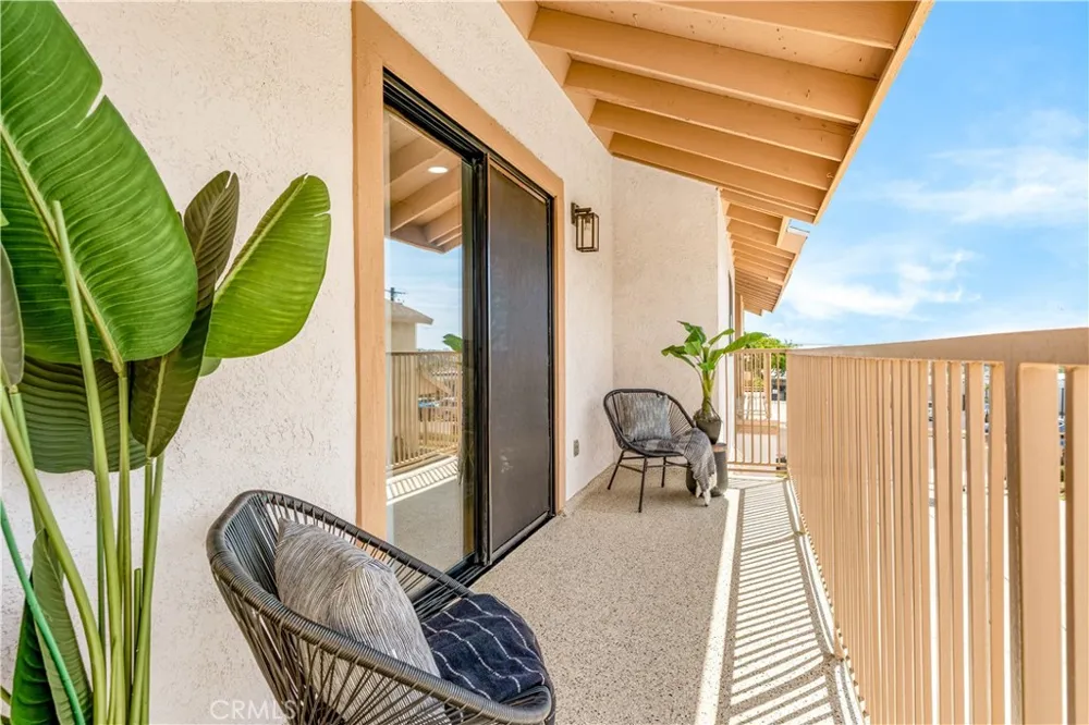 1425 E 23rd Signal Hill, CA 90755