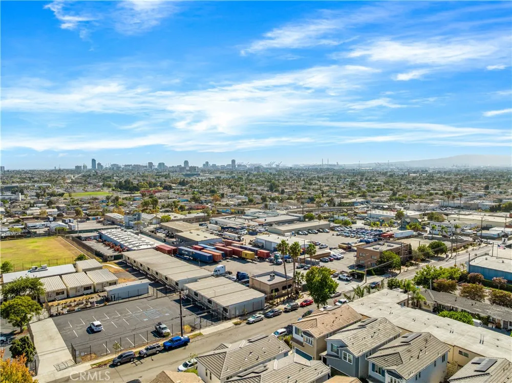 1425 E 23rd Signal Hill, CA 90755