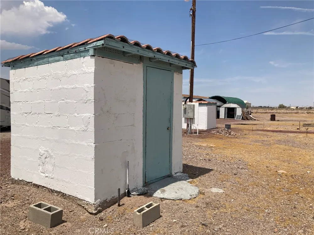 46822 Magney Newberry Springs, CA 92365