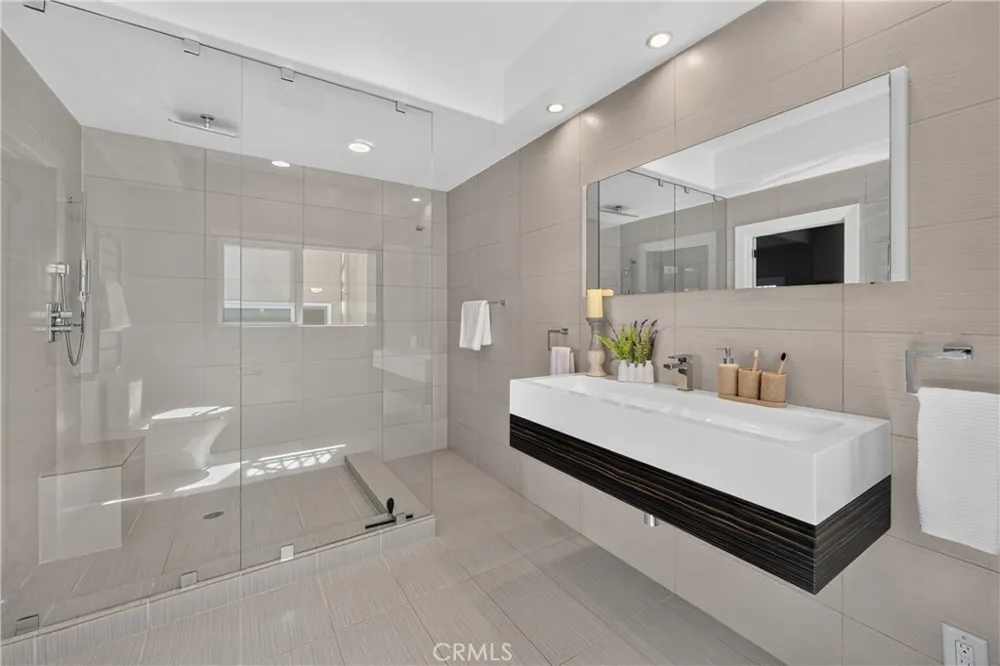 1820 Holmby Ave #1 Los Angeles, CA 90025