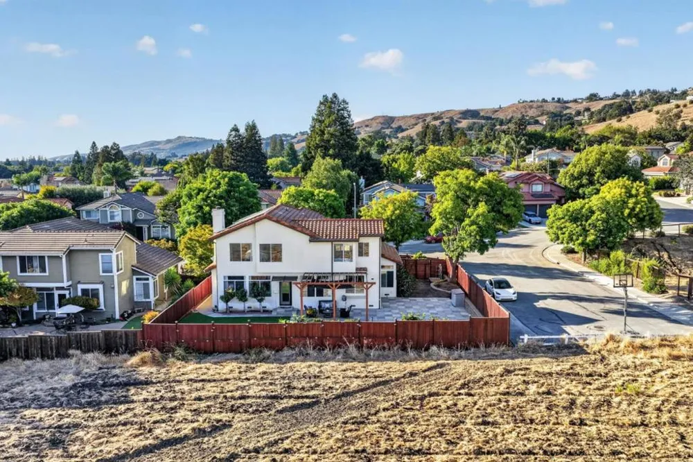 2729 Mira Bella Circle Morgan Hill, CA 95037