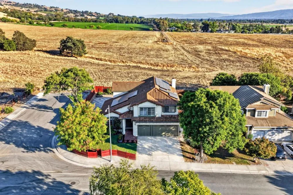 2729 Mira Bella Circle Morgan Hill, CA 95037