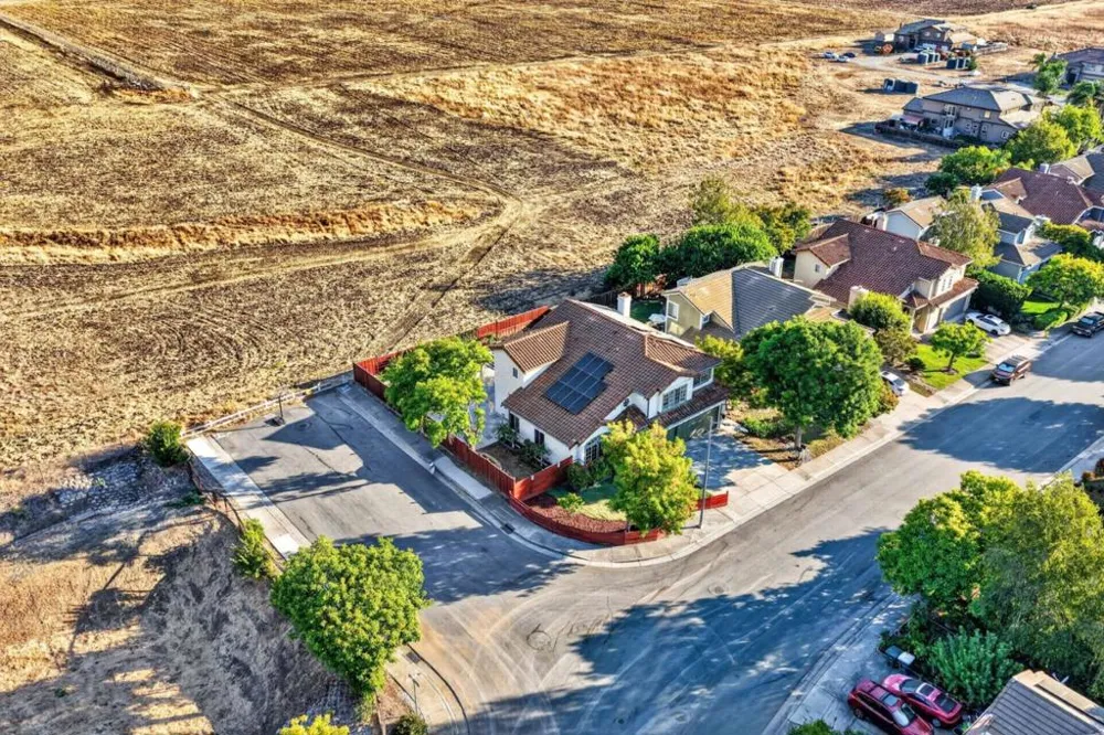 2729 Mira Bella Circle Morgan Hill, CA 95037