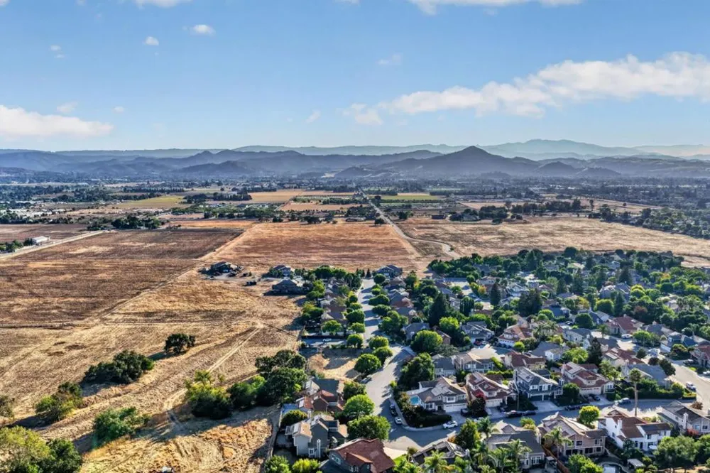 2729 Mira Bella Circle Morgan Hill, CA 95037