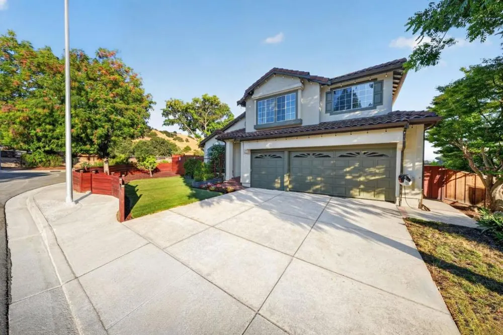 2729 Mira Bella Circle Morgan Hill, CA 95037