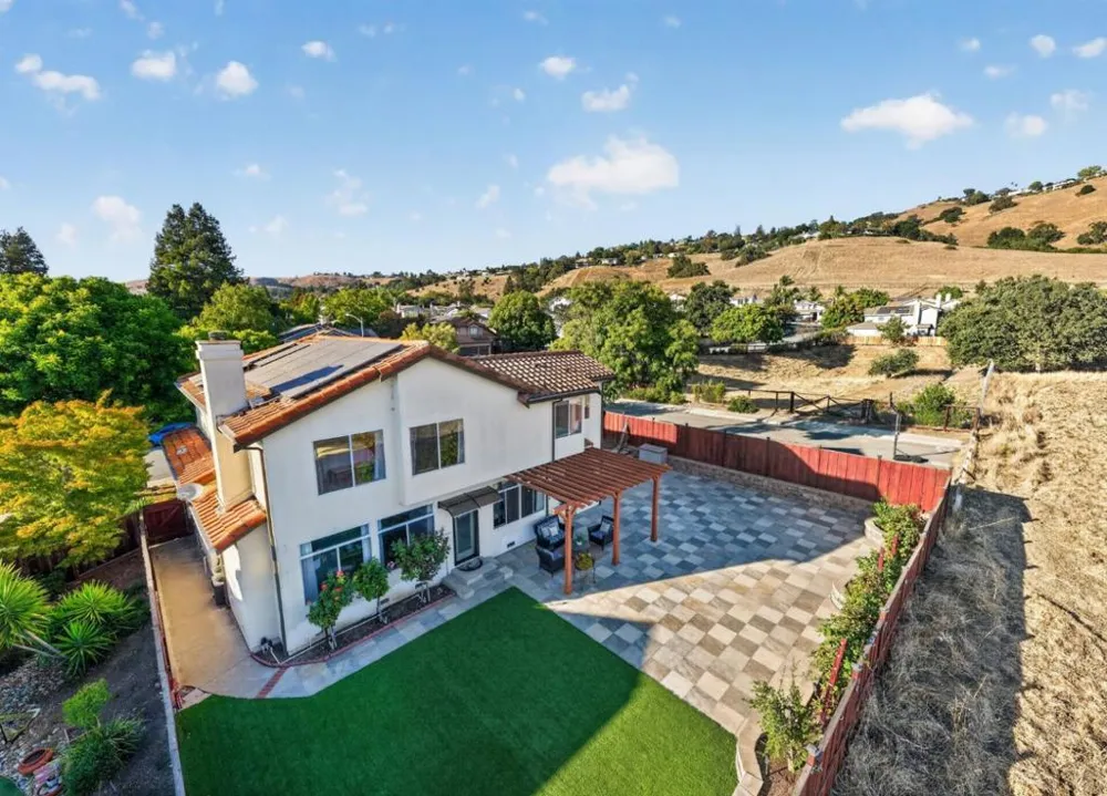 2729 Mira Bella Circle Morgan Hill, CA 95037