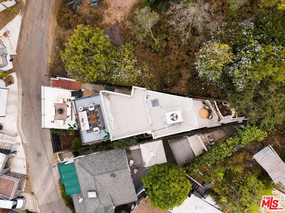 6837 Cahuenga Park Trail Los Angeles, CA 90068