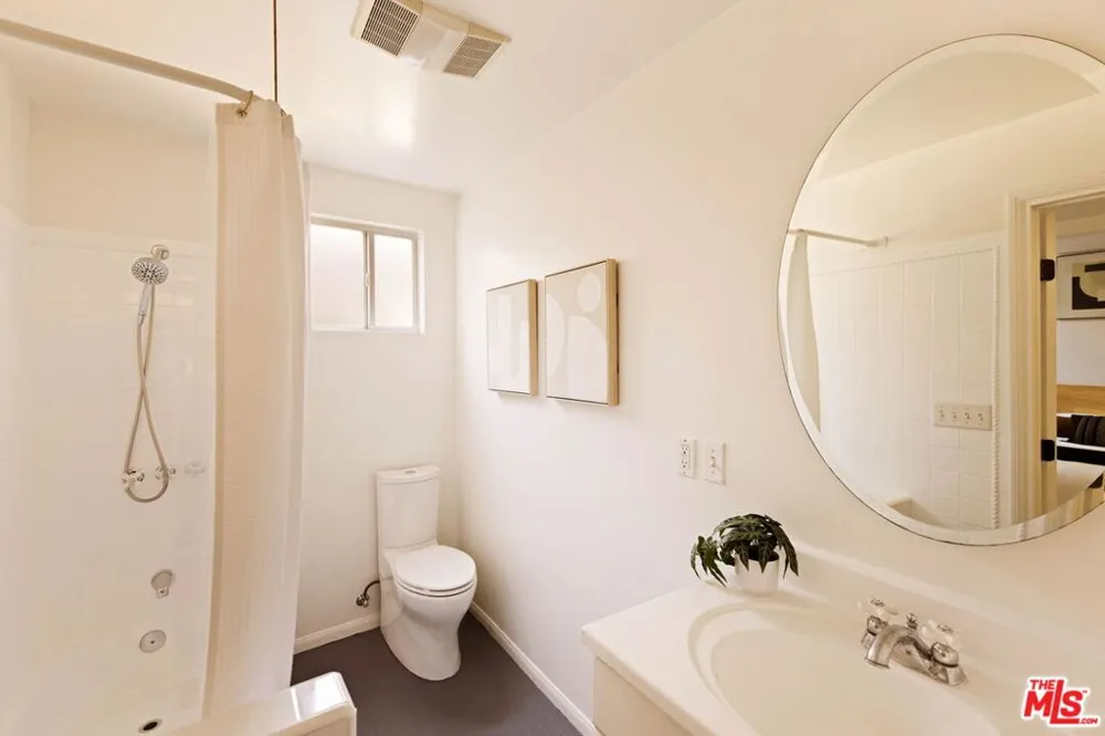 6837 Cahuenga Park Trail Los Angeles, CA 90068