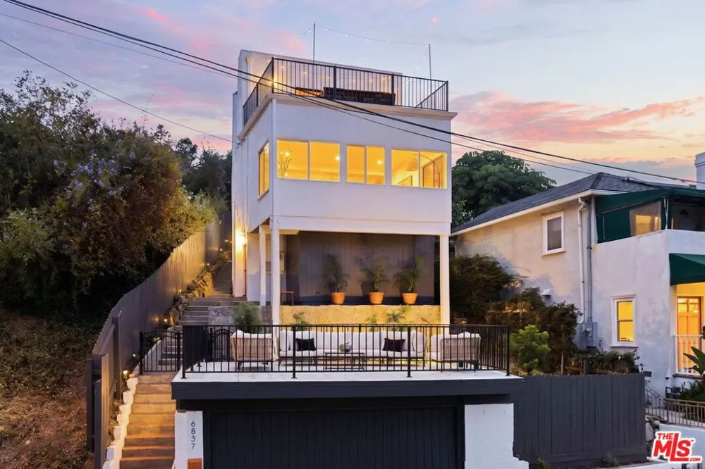6837 Cahuenga Park Trail Los Angeles, CA 90068