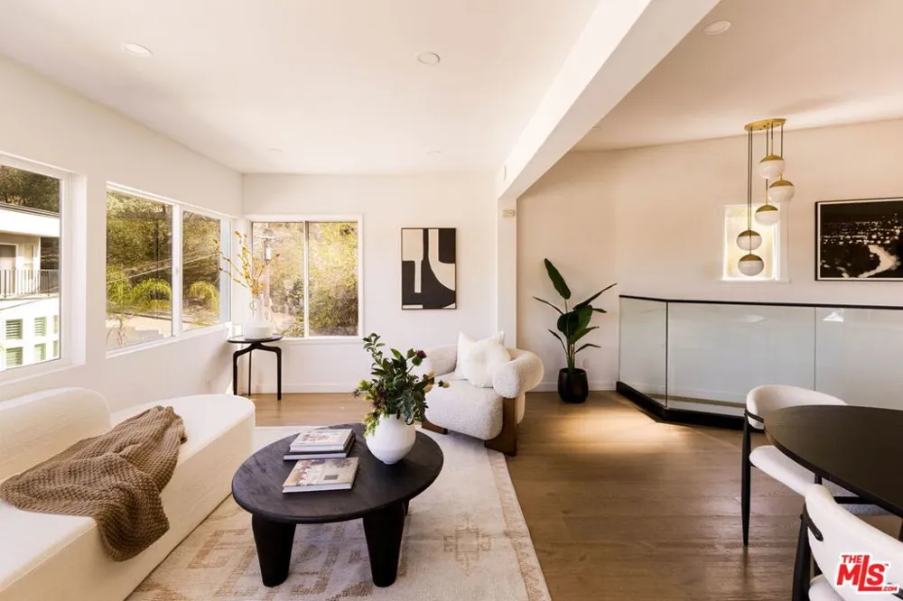 6837 Cahuenga Park Trail Los Angeles, CA 90068