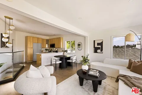 6837 Cahuenga Park Trail