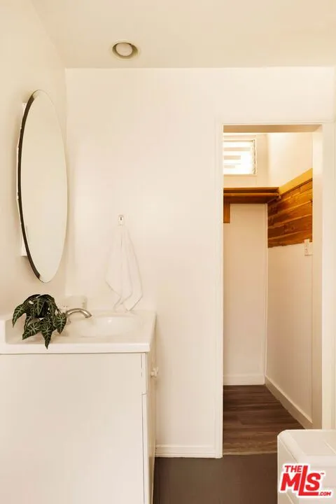 6837 Cahuenga Park Trail Los Angeles, CA 90068
