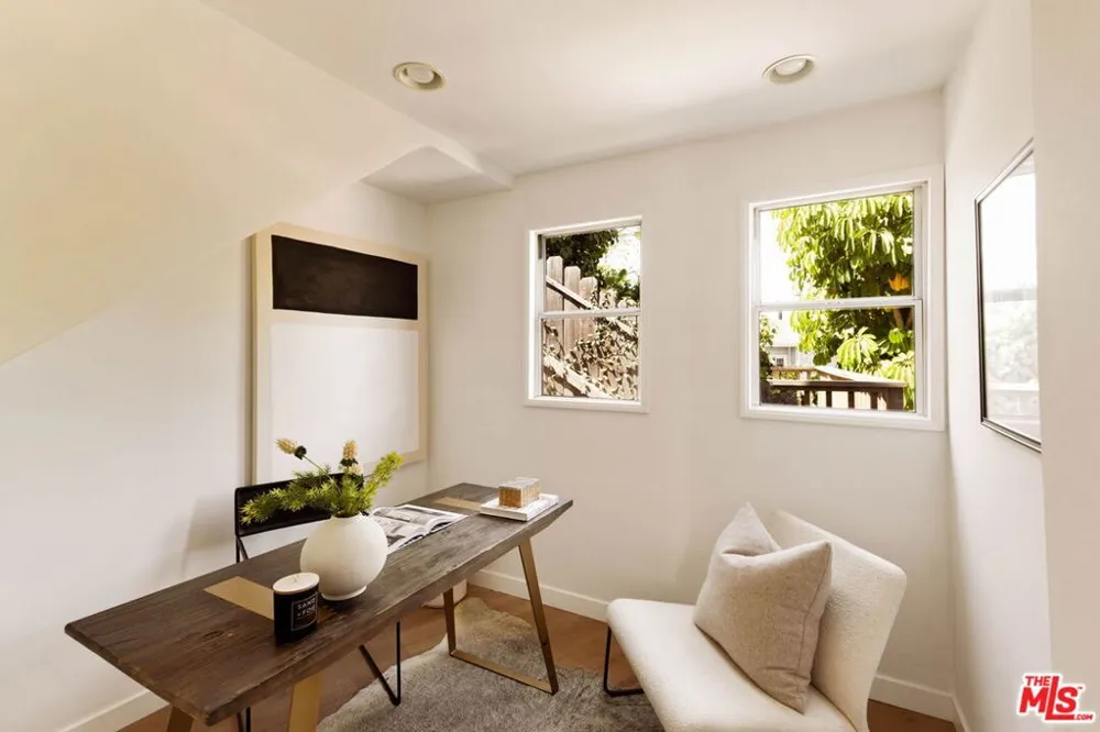6837 Cahuenga Park Trail Los Angeles, CA 90068