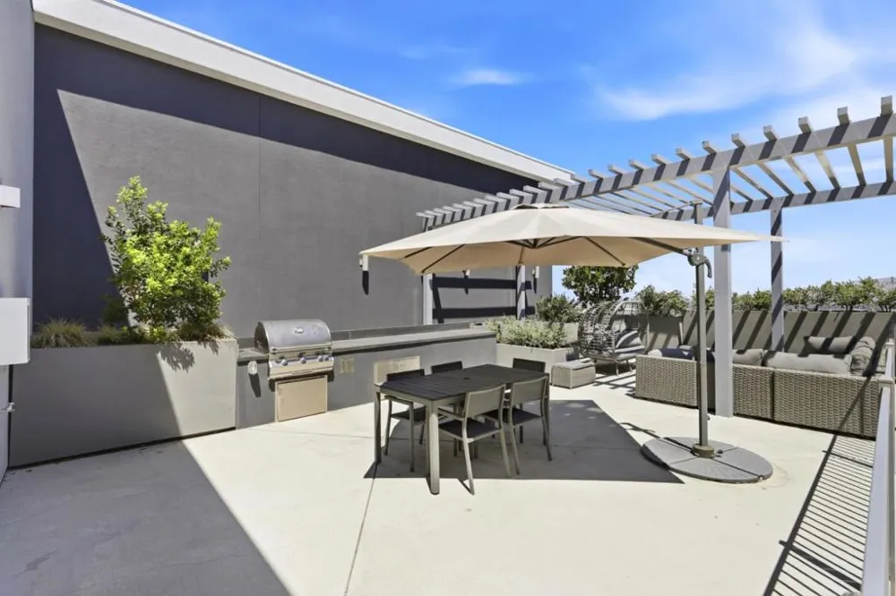 382 Llano De Los Robles Ave #Unit 9 San Jose, CA 95136