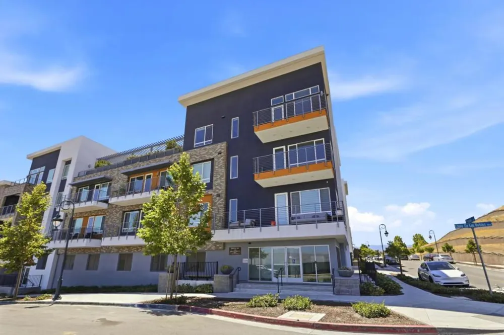 382 Llano De Los Robles Ave #Unit 9 San Jose, CA 95136