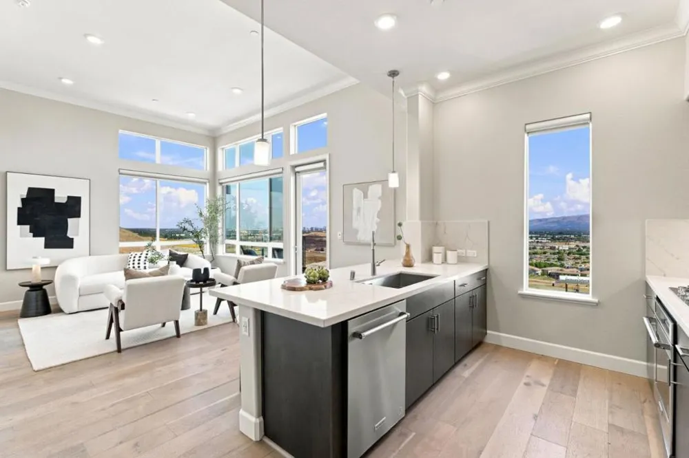 382 Llano De Los Robles Ave #Unit 9 San Jose, CA 95136