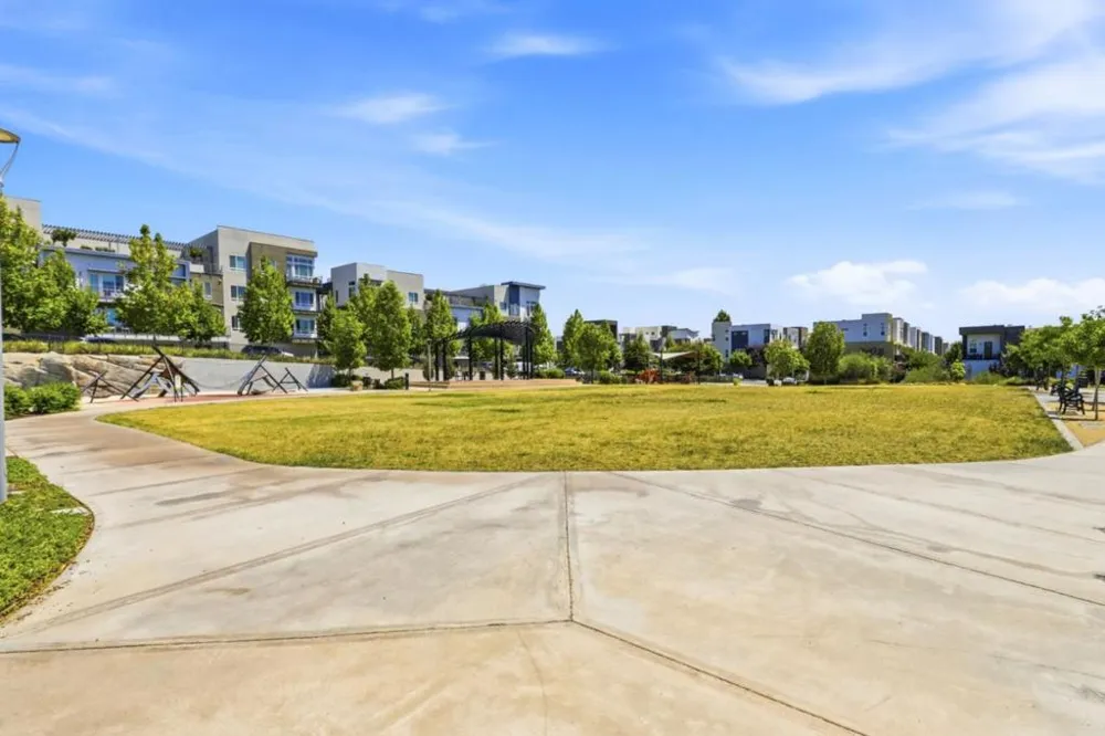 382 Llano De Los Robles Ave #Unit 9 San Jose, CA 95136