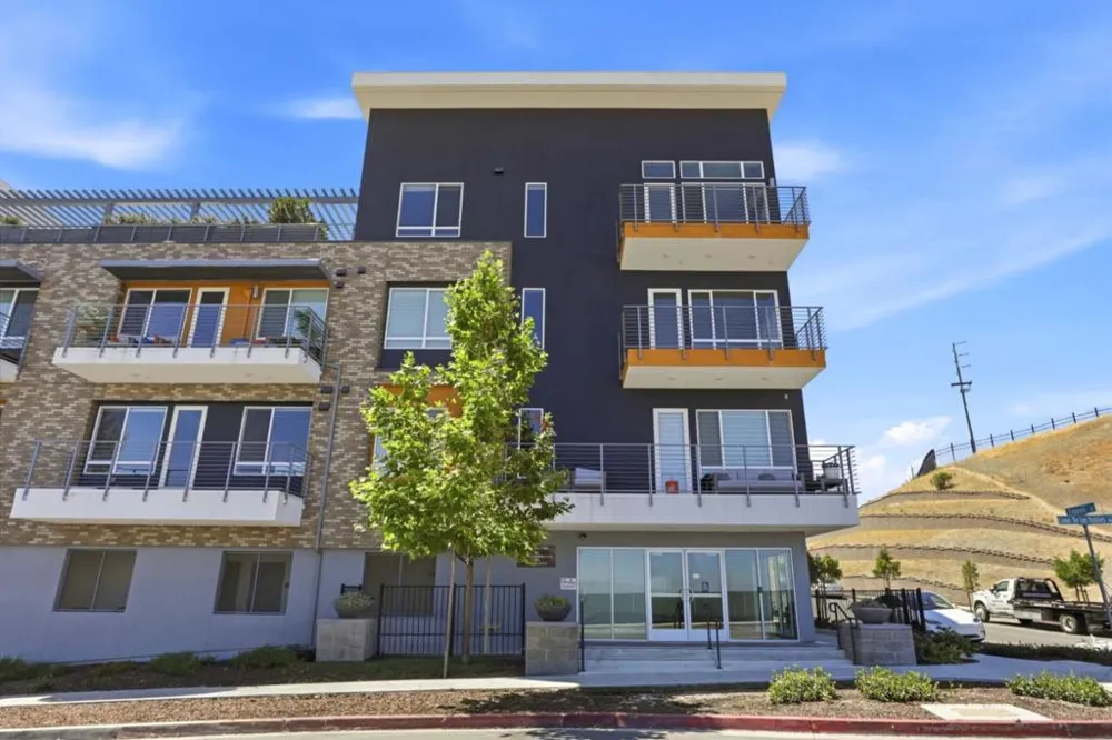 382 Llano De Los Robles Ave #Unit 9 San Jose, CA 95136