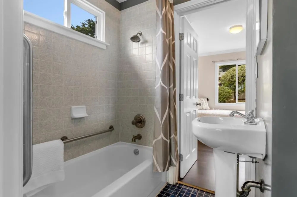 326 Channing Way Pacifica, CA 94044
