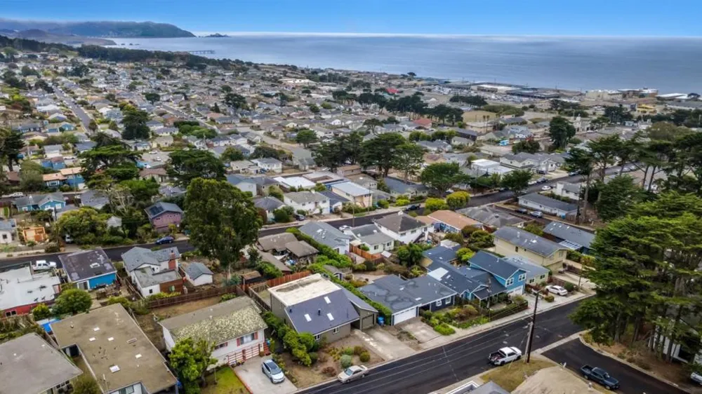 326 Channing Way Pacifica, CA 94044