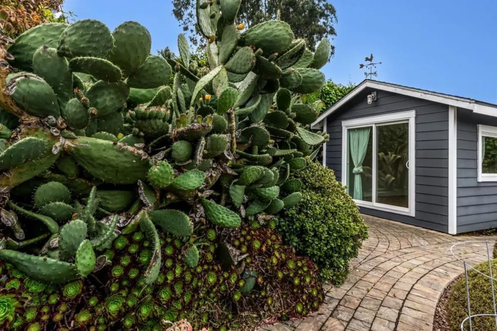 326 Channing Way Pacifica, CA 94044