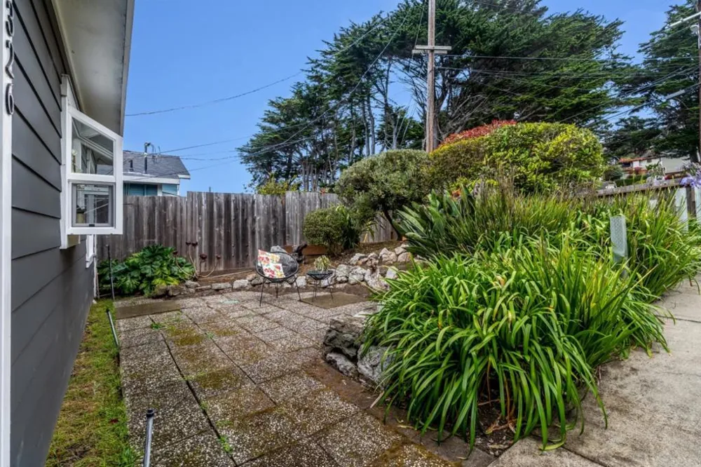 326 Channing Way Pacifica, CA 94044