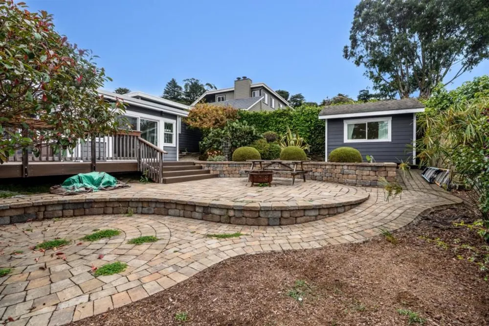 326 Channing Way Pacifica, CA 94044