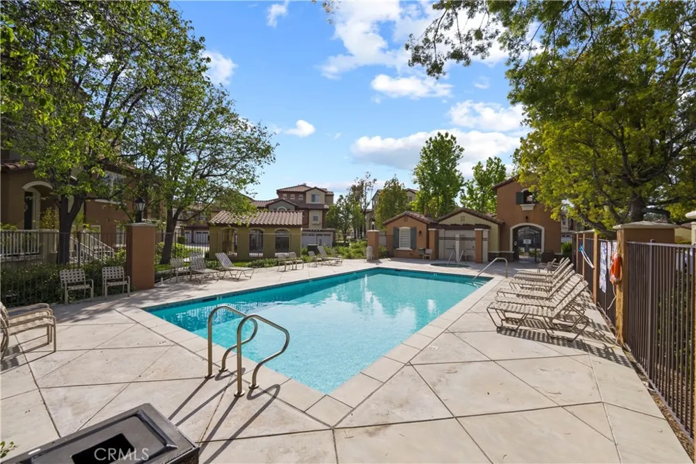 28157 Ashbrook Valencia, CA 91354
