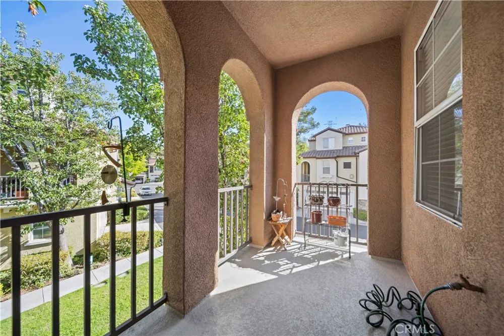 28157 Ashbrook Valencia, CA 91354