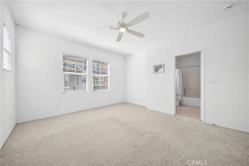 28157 Ashbrook Valencia, CA 91354