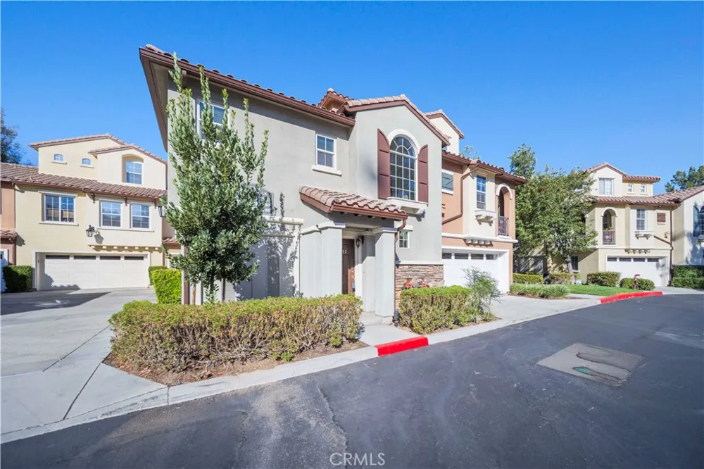 28157 Ashbrook Valencia, CA 91354