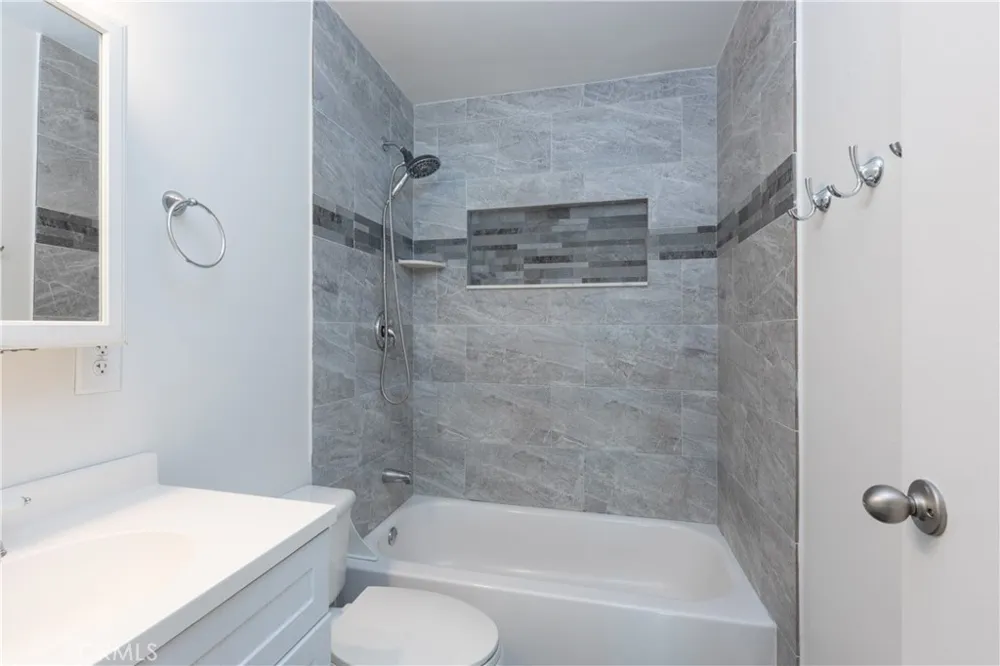 18429 La Guardia Rowland Heights, CA 91748