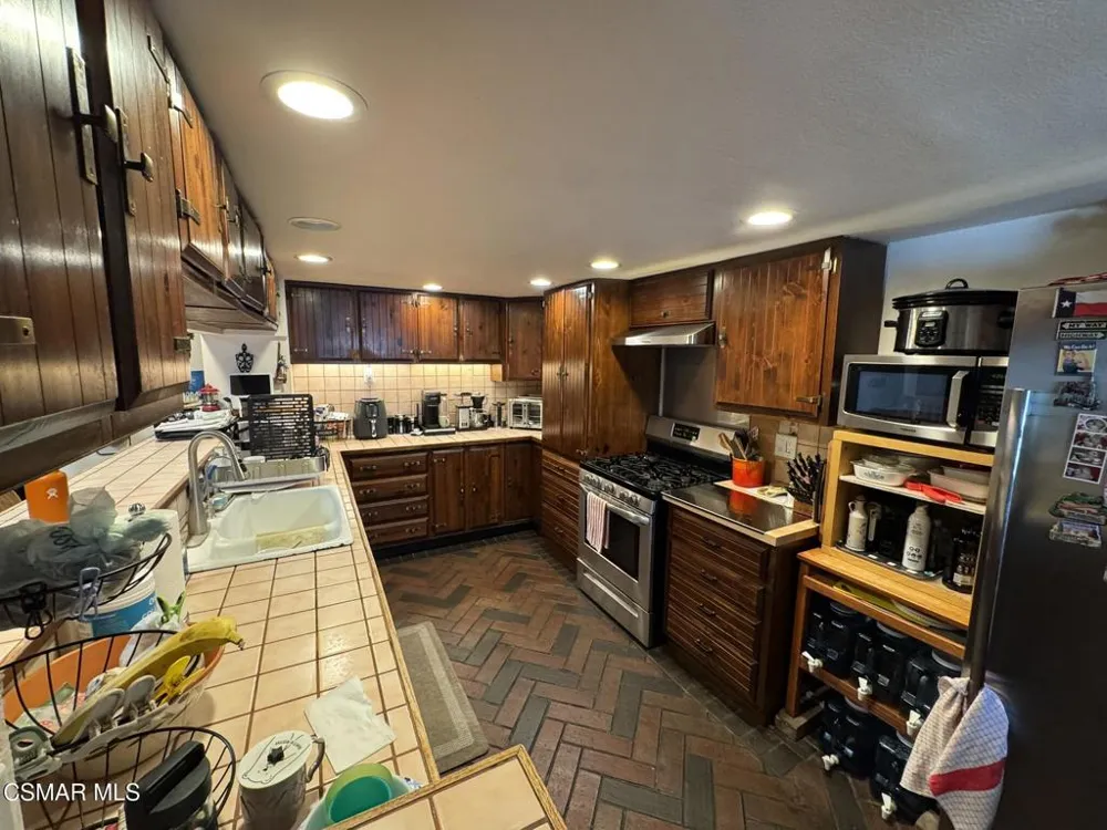 22900 Roscoe Boulevard West Hills, CA 91304