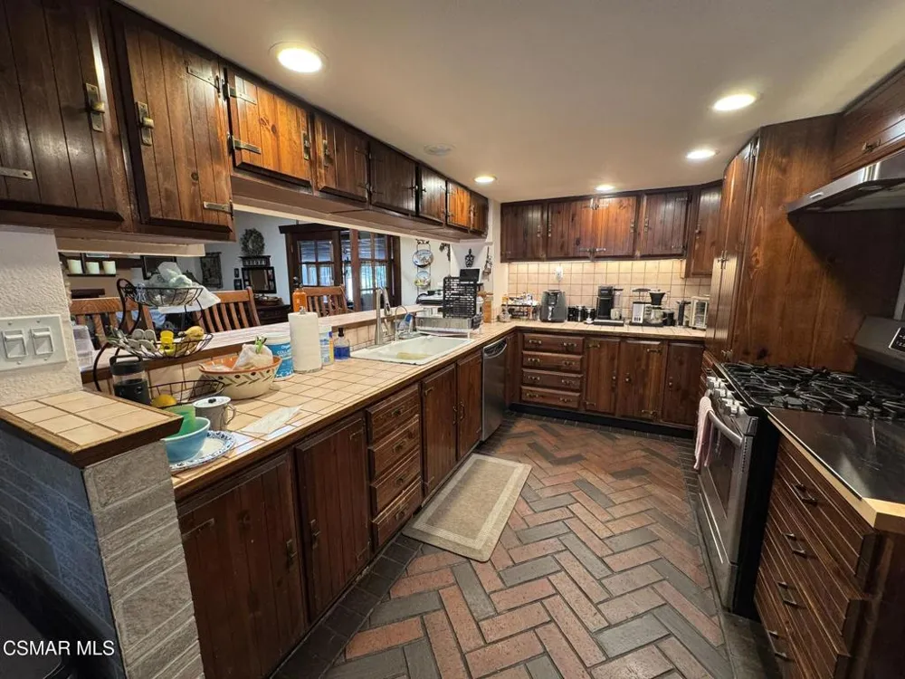 22900 Roscoe Boulevard West Hills, CA 91304