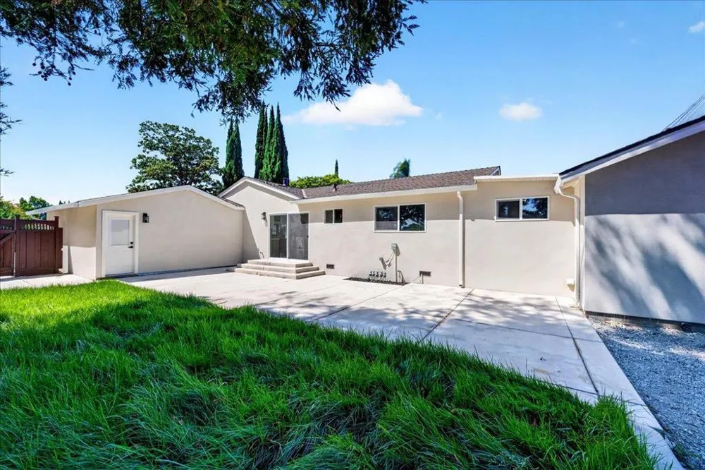 2831 Monroe Street Santa Clara, CA 95051