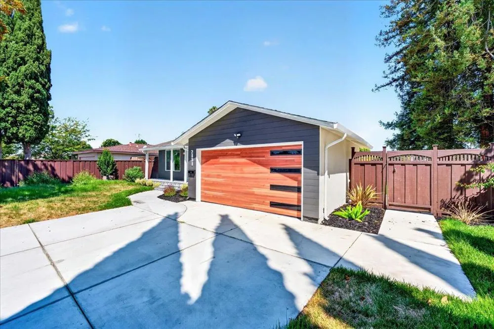 2831 Monroe Street Santa Clara, CA 95051