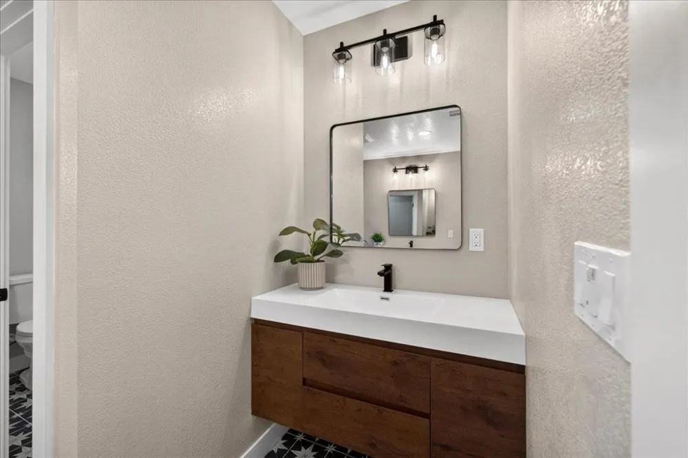 2831 Monroe Street Santa Clara, CA 95051