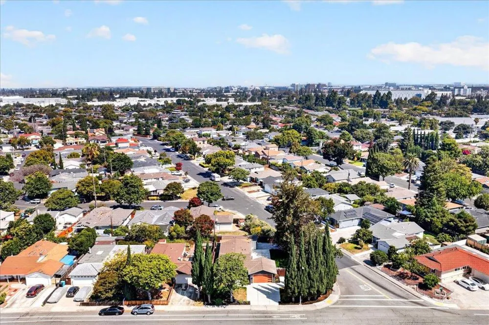 2831 Monroe Street Santa Clara, CA 95051