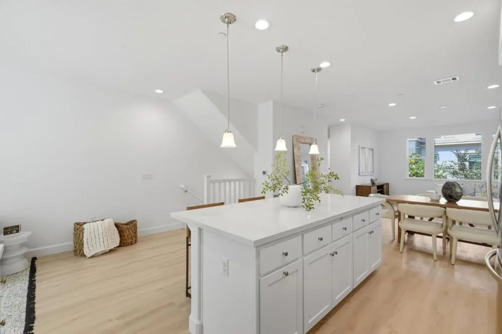 113 Lemmon Terrace Sunnyvale, CA 94086