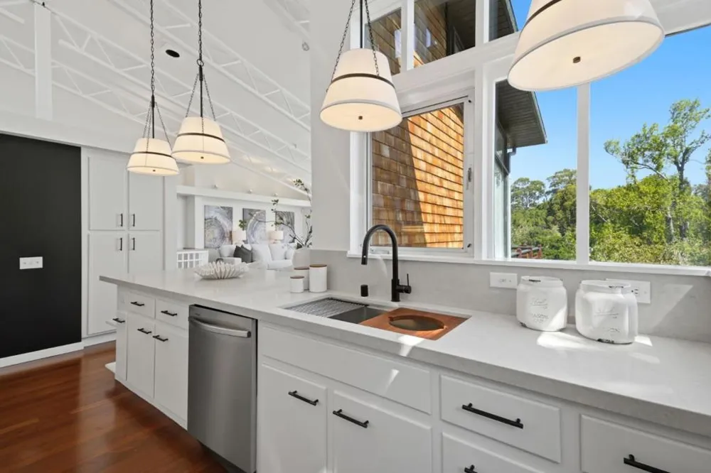 527 Lake Boulevard Redwood City, CA 94062