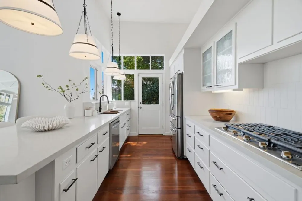 527 Lake Boulevard Redwood City, CA 94062