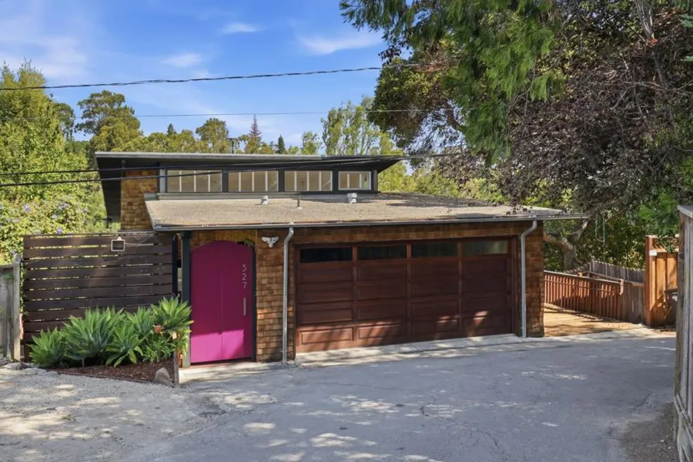 527 Lake Boulevard Redwood City, CA 94062