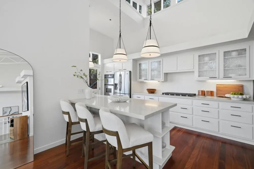 527 Lake Boulevard Redwood City, CA 94062
