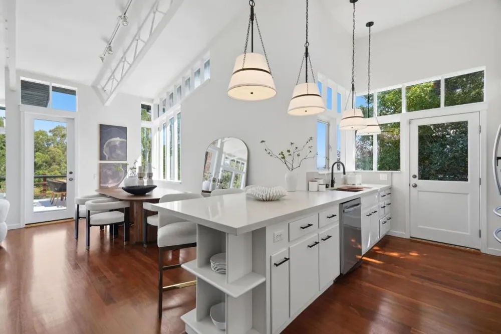 527 Lake Boulevard Redwood City, CA 94062